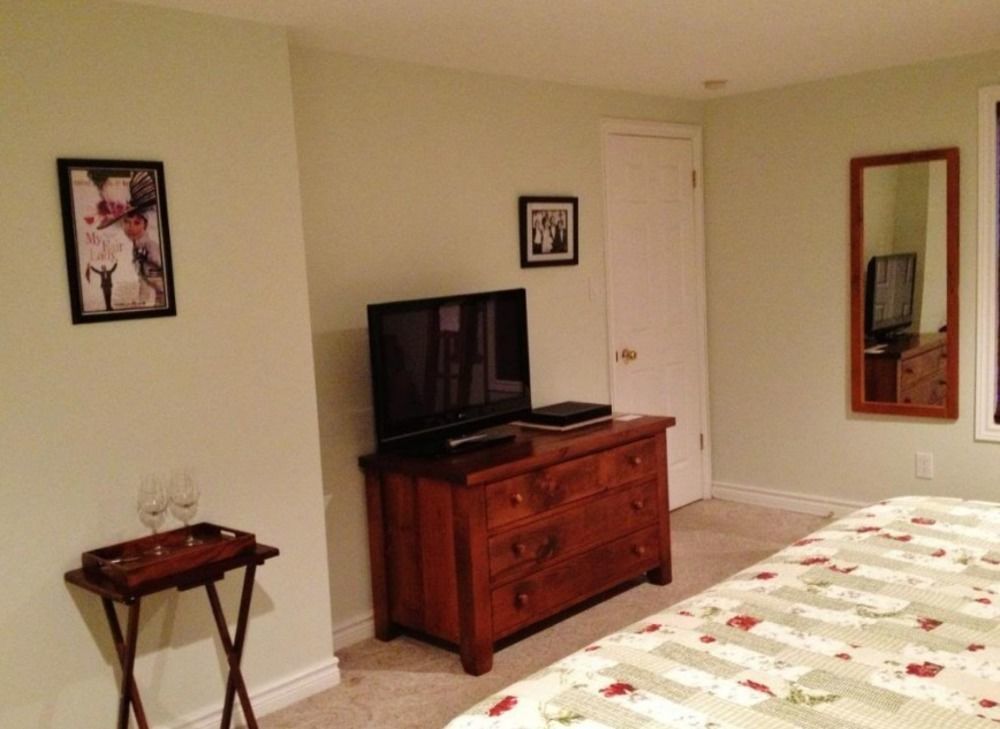Finlay House Bed And Breakfast Niagara - On - The - Lake Экстерьер фото