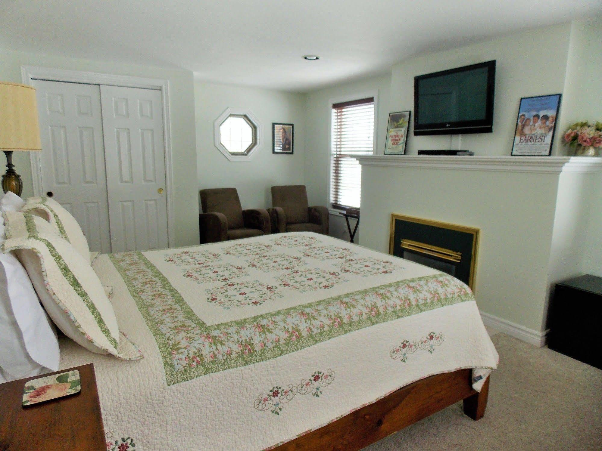 Finlay House Bed And Breakfast Niagara - On - The - Lake Экстерьер фото