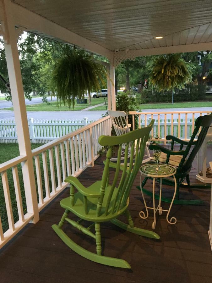 Finlay House Bed And Breakfast Niagara - On - The - Lake Экстерьер фото